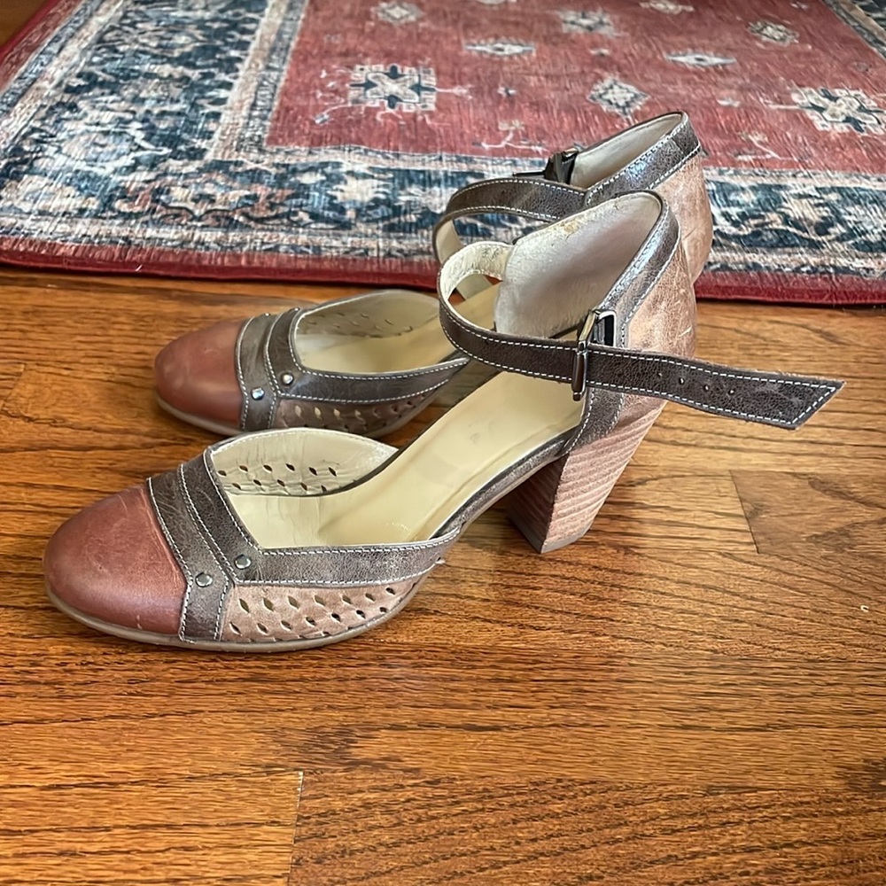 Fidji Maryjane Heels with Perforated Design